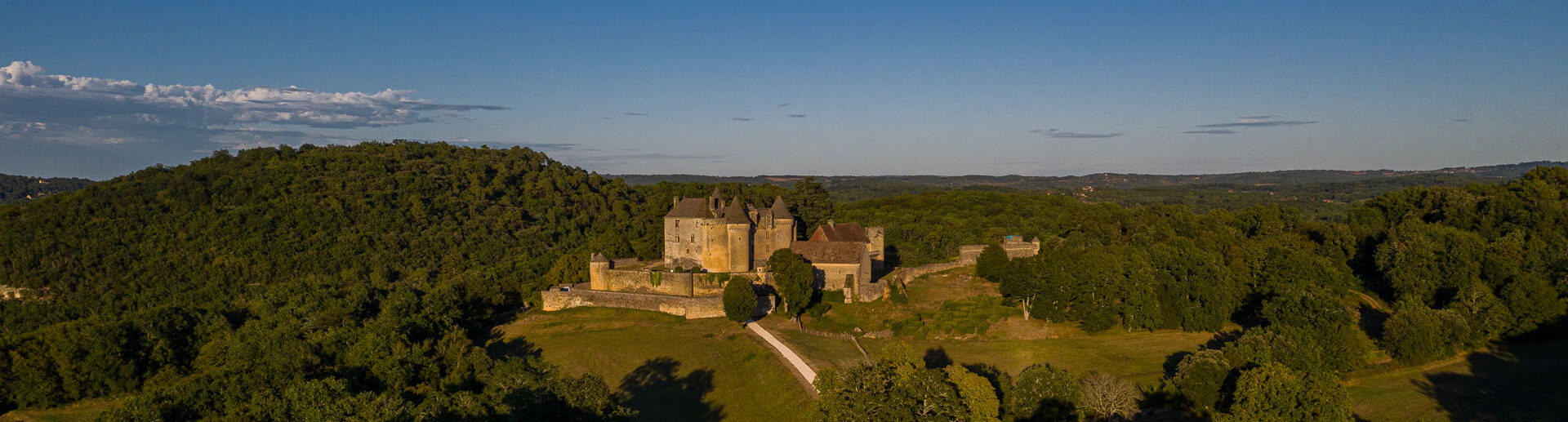 Chateau Fenelon Dordogne Perigord photo bandeau e1649960744114