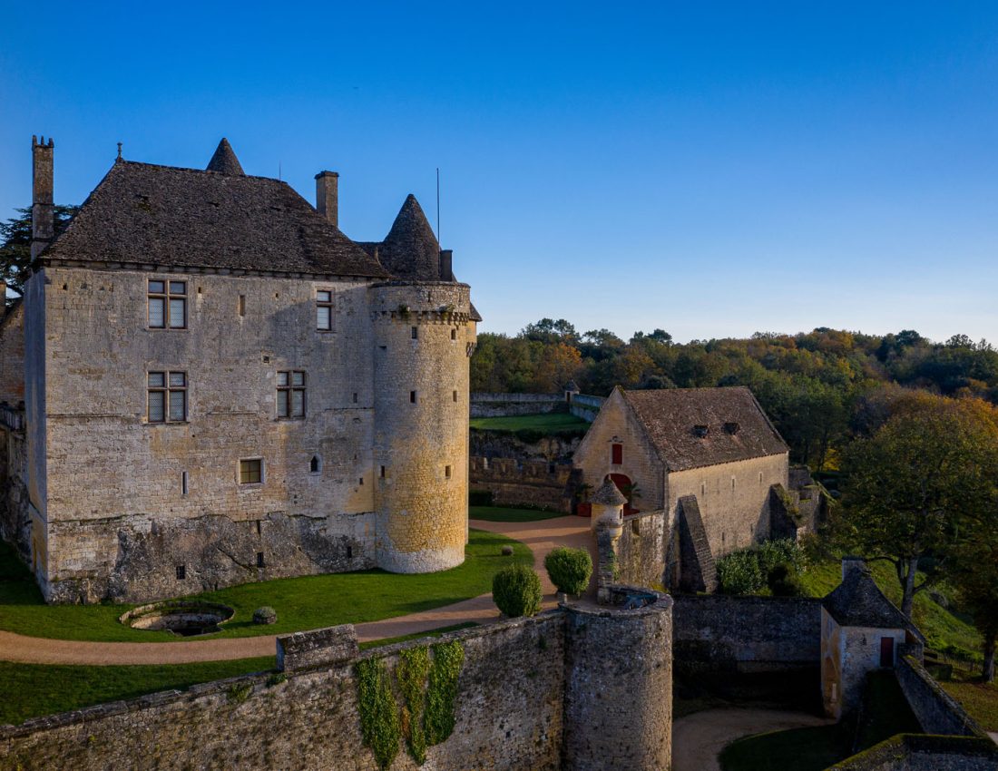 Chateau Fenelon Dordogne Perigord Donjon ensemble